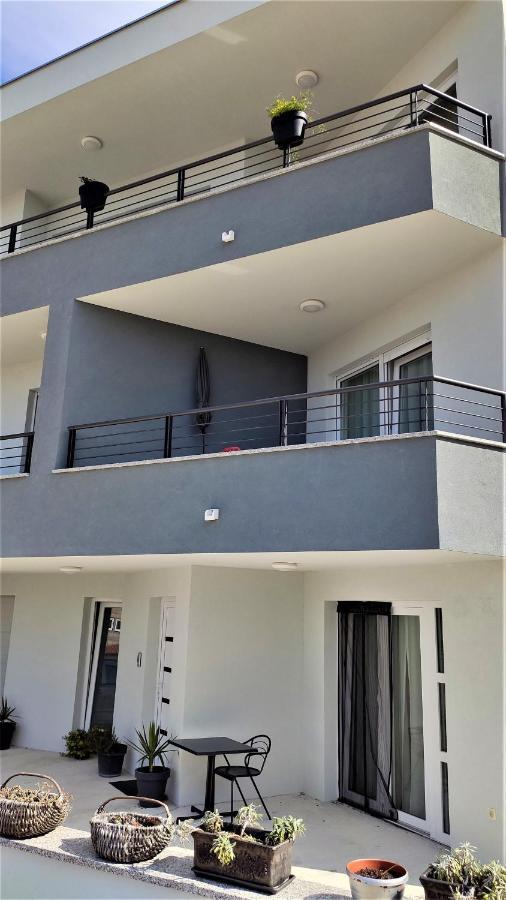 Luxury Apartment Pape Baska Voda Ngoại thất bức ảnh