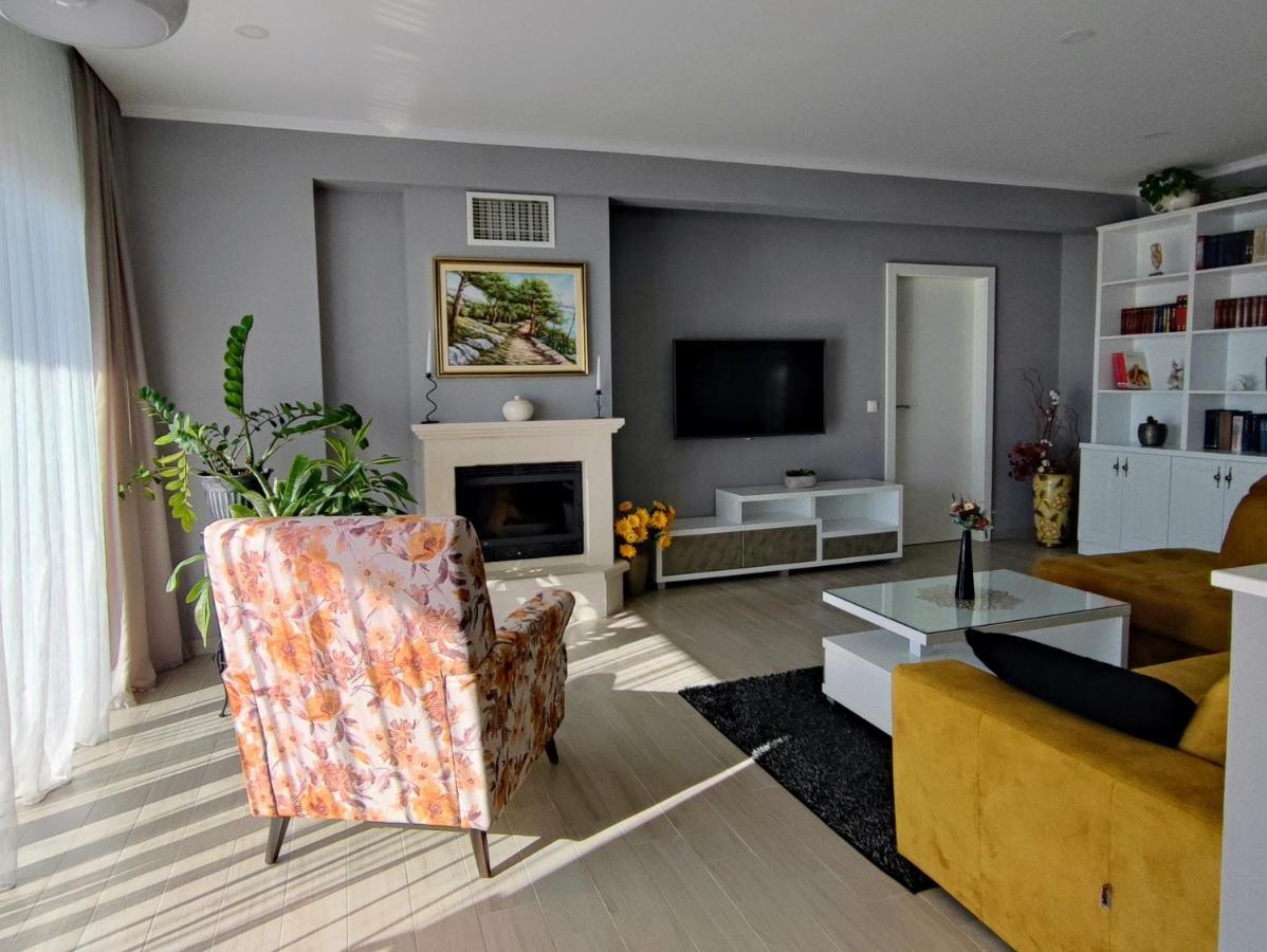 Luxury Apartment Pape Baska Voda Ngoại thất bức ảnh