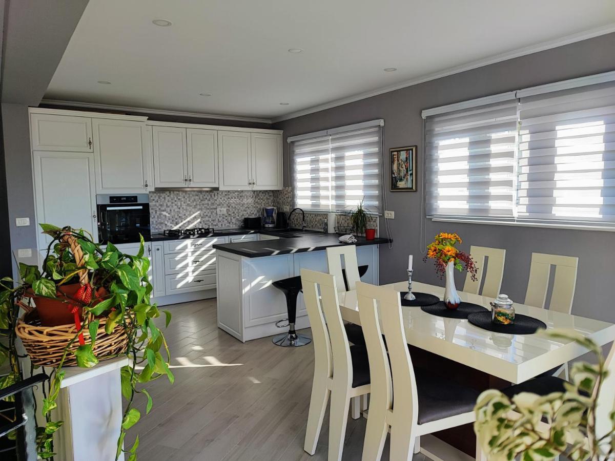 Luxury Apartment Pape Baska Voda Ngoại thất bức ảnh